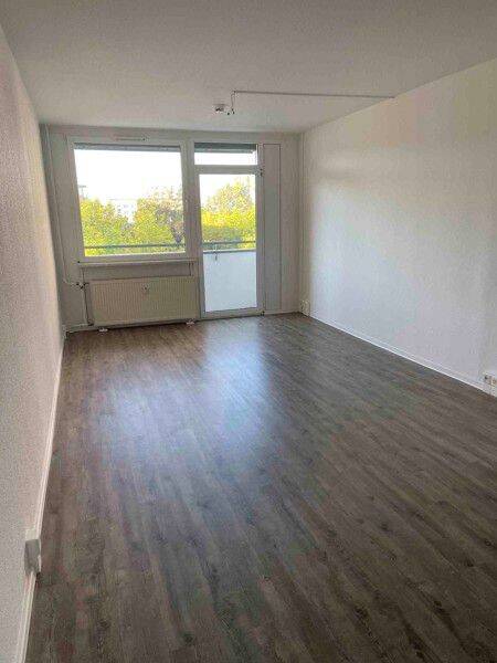 Gemütliche 2-Raumwohnung mit Balkon sucht neue Mieter*innen!, 1257 Dresden (Großzschachwitz Leuben Lockwitz Niedersedlitz)