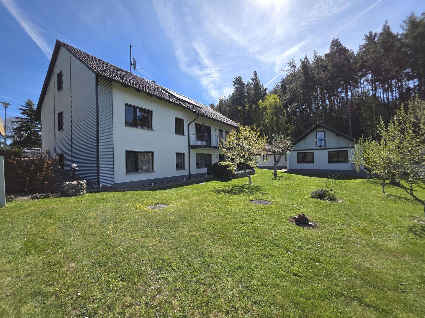 Schönes Mehrfamilienhaus und kleines Einfamlienehaus bei Kemnath, 95478 Kemnath