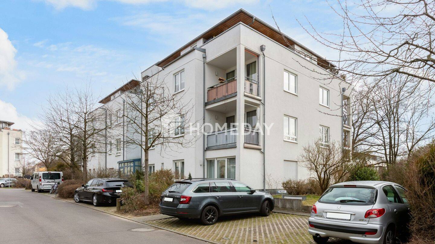 Ruhig, zentral, besonders – 2-Zimmer-Wohnung mit Dachterrasse, EBK und TG-Stellplatz!, 4277 Leipzig (Connewitz Marienbrunn)