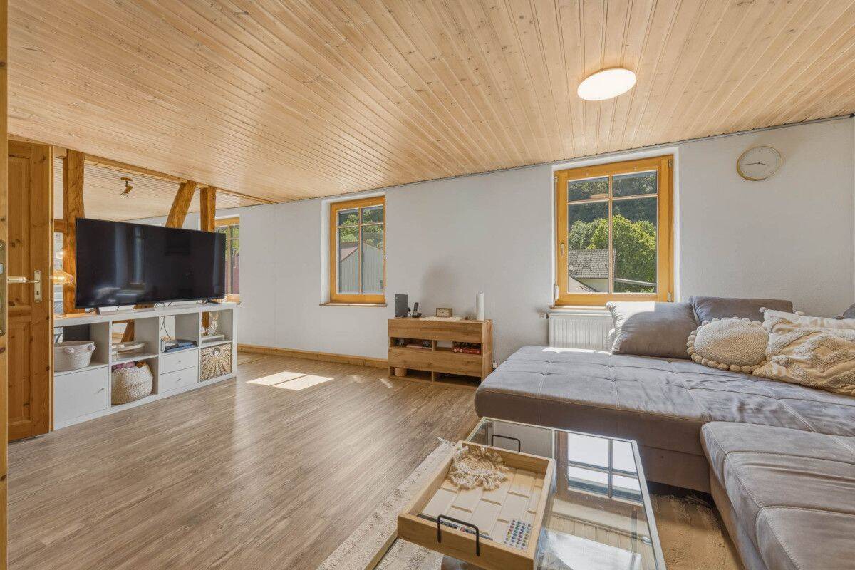 Modernisiertes Einfamilienhaus mit Solaranlage – Garten – Garage – Einbauküche – Partyraum, 73111 Lauterstein