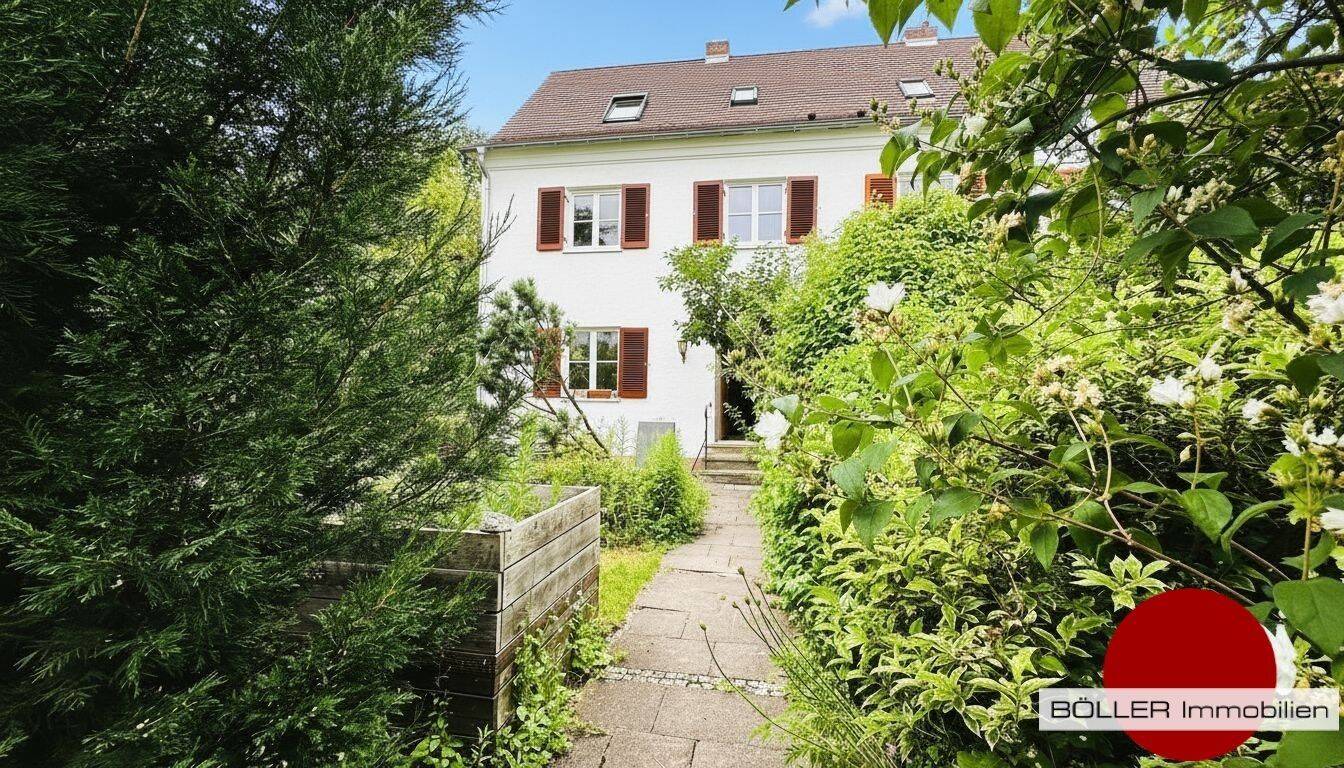 Mit viel Charme: wunderschöne Doppelhaushälfte mit eingewachsenen Garten und vielen Details!, 90431 Nürnberg