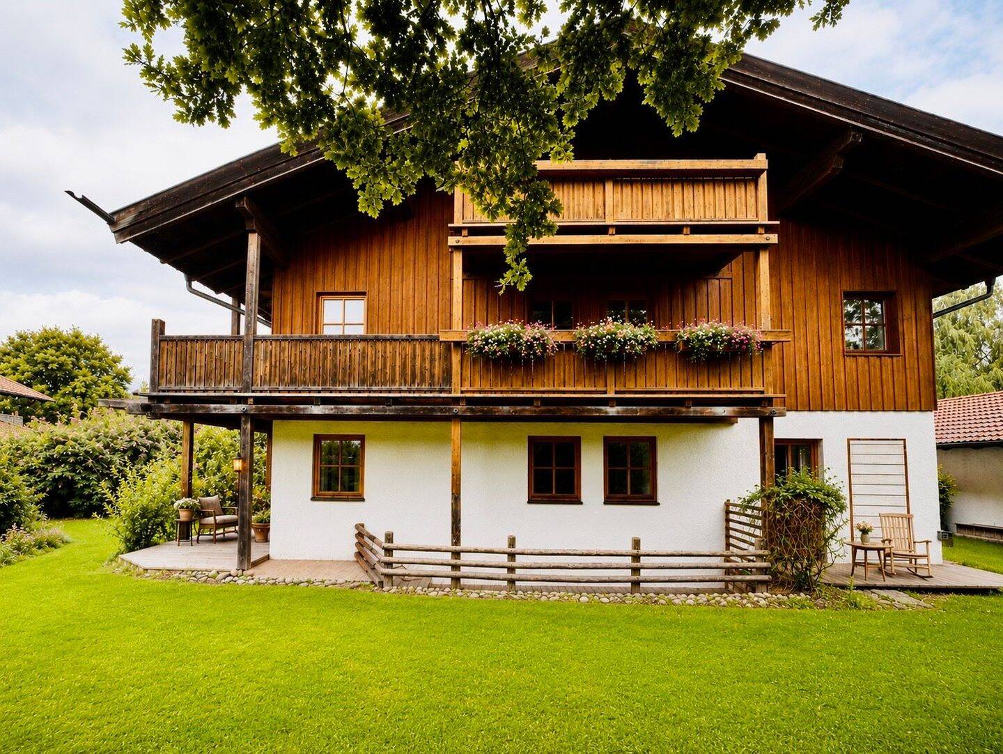 Viel Raum & Natur: Großzügiges Landhaus (DHH) mit Studio und Bergblick in Grabenstätt/ Winkl, 83355 Grabenstätt