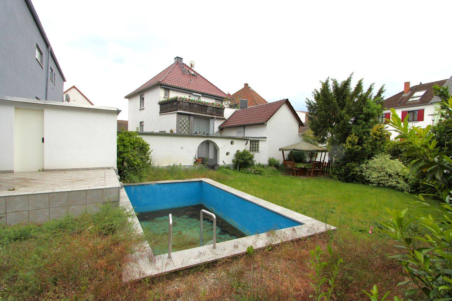 Solides Zweifamilienhaus mit vielseitigen Nutzungsmöglichkeiten, 64291 Darmstadt (Arheilgen Wixhausen)