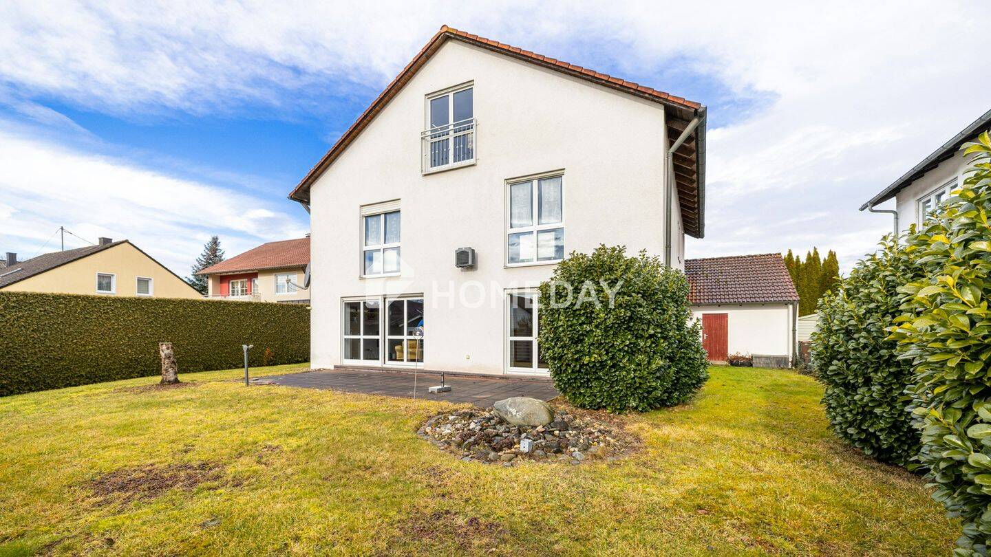 Großzügiges Einfamilienhaus mit Gewerbeeinheit, Sauna und Doppelgarage in ruhiger Lage, 85098 Großmehring