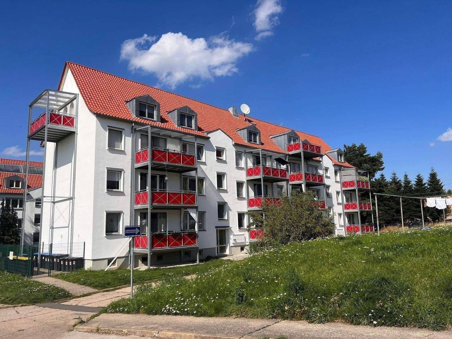 große 4-Zi.-Wohnung mit Balkon, 4720 Großweitzschen