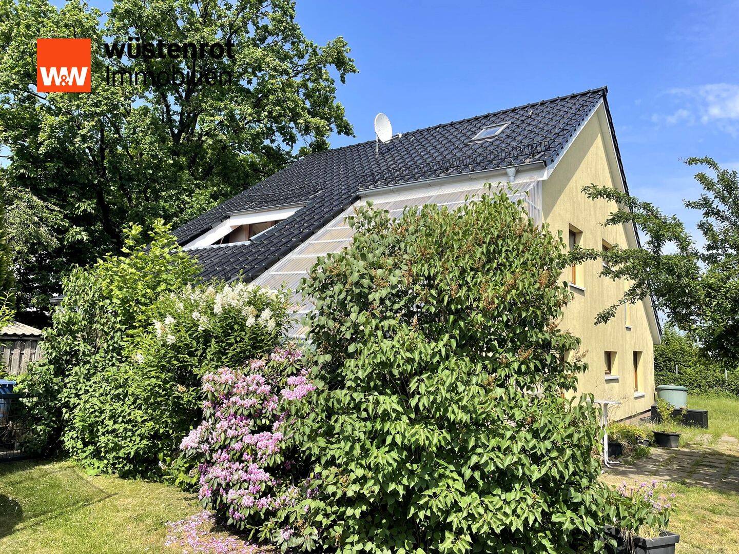 Vielseitiges Zweifamilienhaus mit Energieeffizienzklasse A auf großzügigem Grundstück in Fahrenkrug, 23795 Fahrenkrug