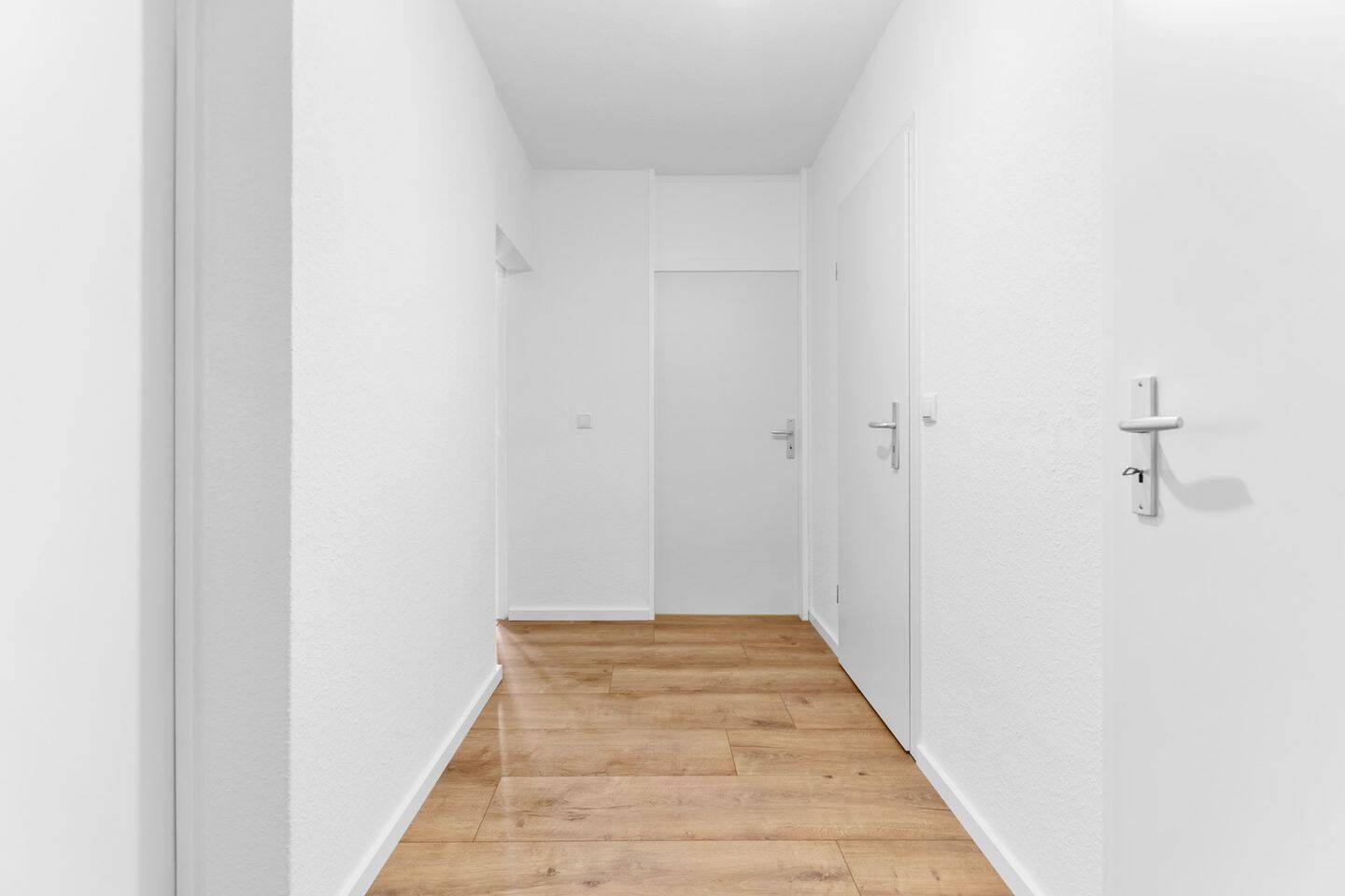 Moderne 3-Zimmer-Wohnung mit Loggia und Skylineblick, 60433 Frankfurt am Main (Bonames Dornbusch Eschersheim Frankfurter Berg Preungesheim)