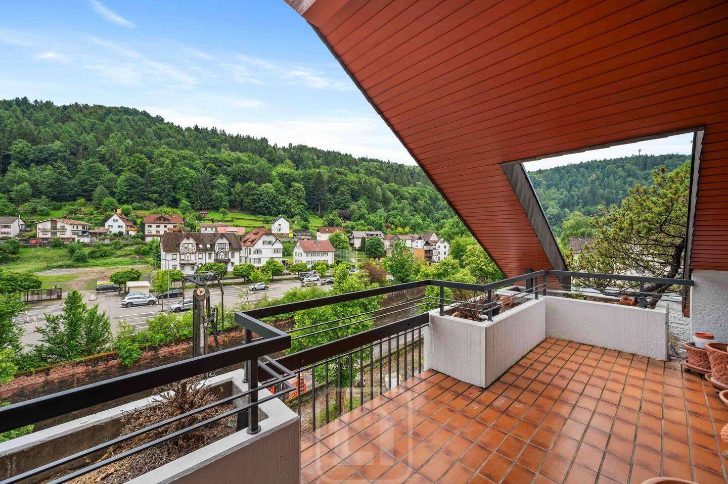 Stilvolle DG-Wohnung mit Galerie – Panorama auf die Enz | Garage | 116,30 m² Wohnfläche, 75305 Neuenbürg
