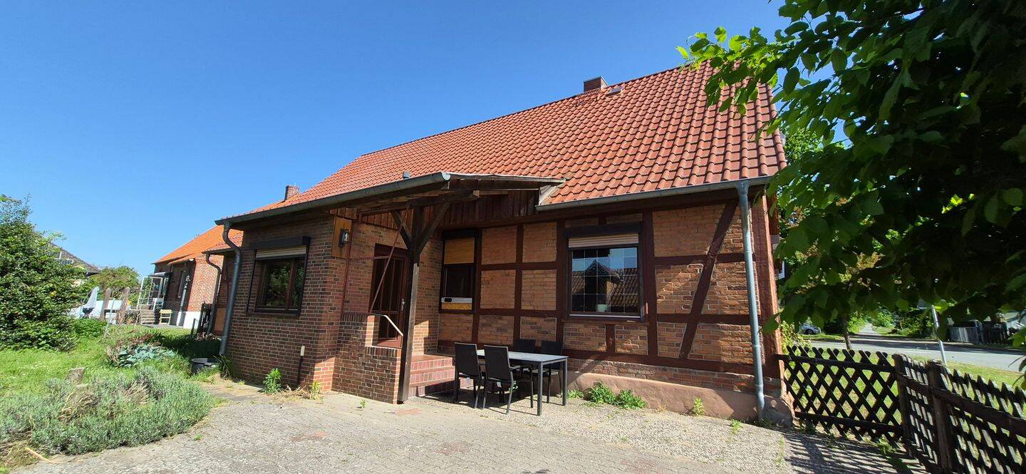 Stadtnah und ländlich zugleich – Charmantes EFH und Nebengelass mit viel Potenzial, 29476 Gusborn