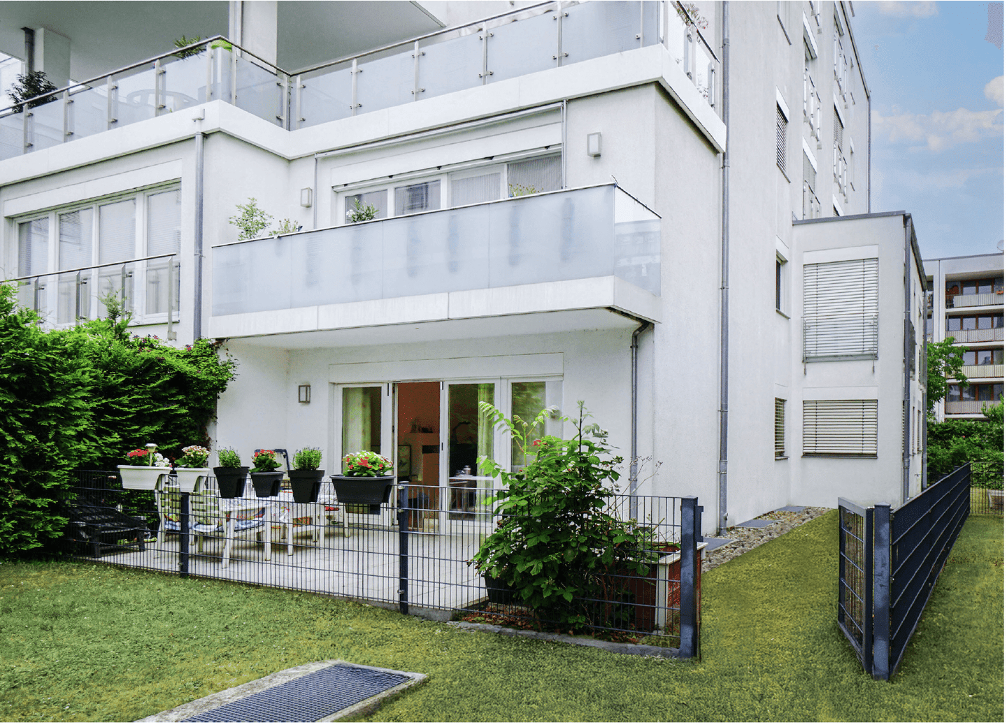 Mitten in Berlin. Mitten im Grünen. großzügige 3-Zimmer-Wohnung mit Terrasse & Garten, 10179 Berlin (Mitte)