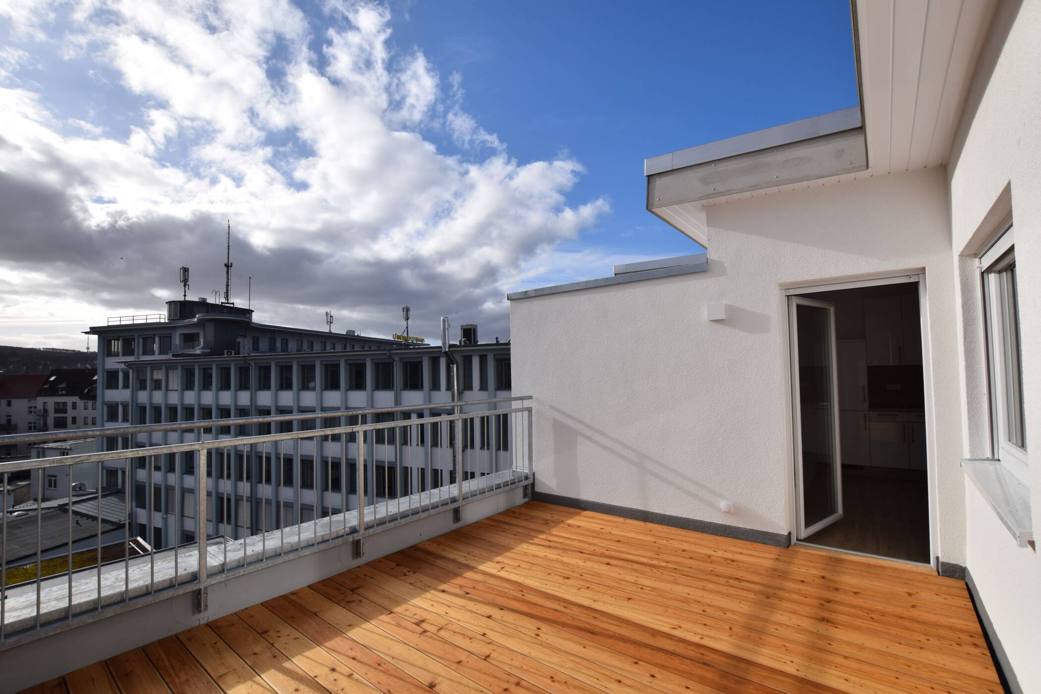 Traumhafte Wohnung mit Blick über den Dächern von Bielefeld, 33602 Bielefeld (Innenstadt)