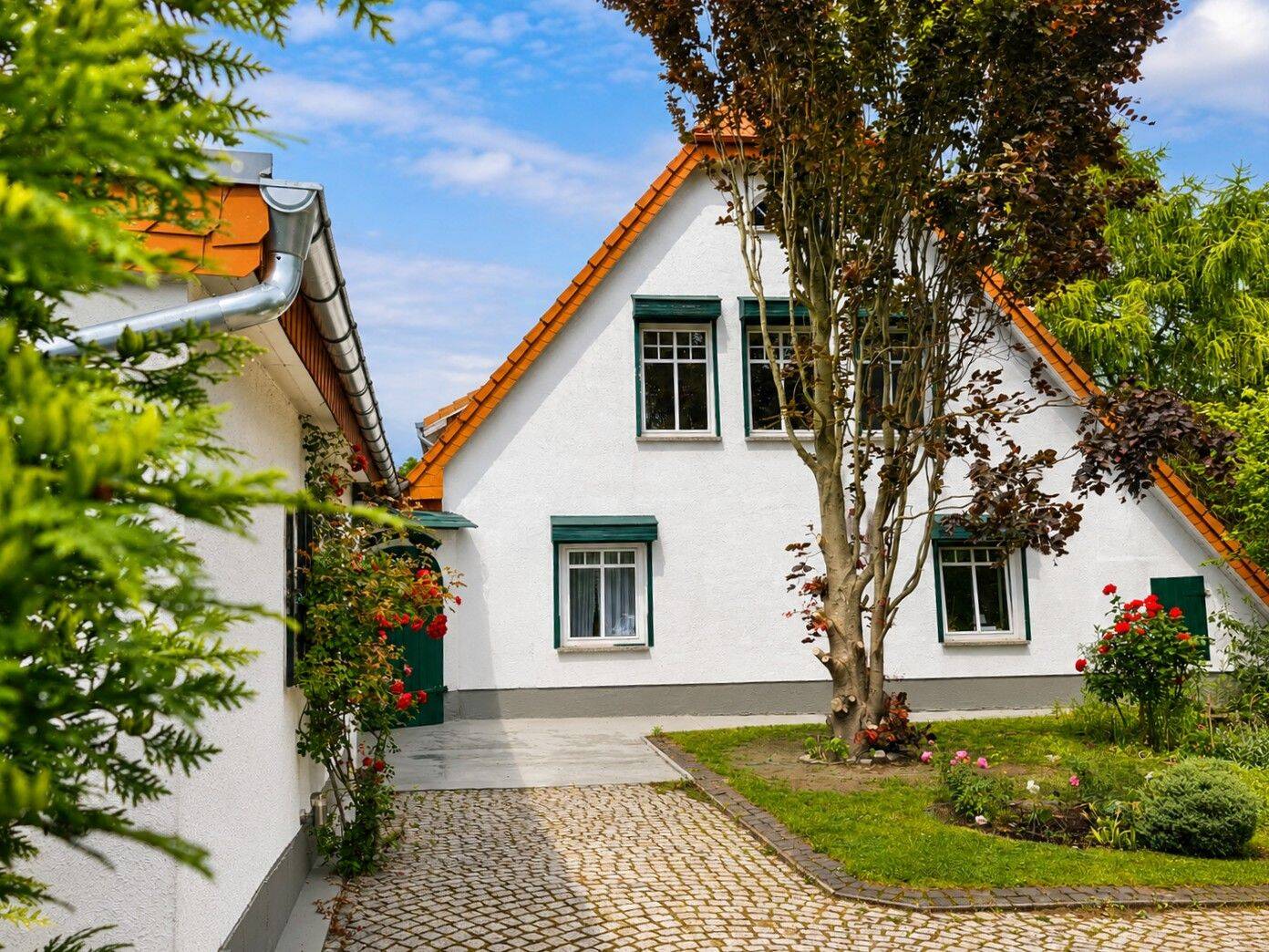 Historische Fabrikantenvilla mit Bungalow, Gewerbeflächen und 834 m² Baulandreserve – Wohnen, Arbeit, 12621 Berlin (Marzahn-Hellersdorf Hellersdorf Kaulsdorf)