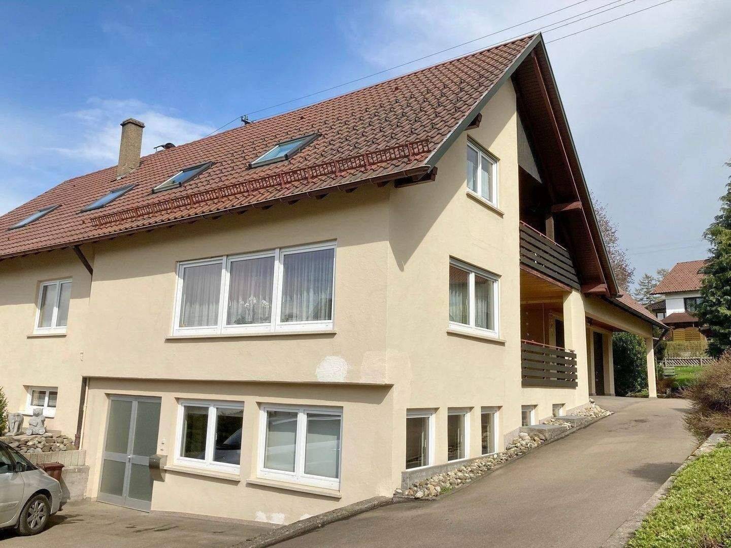 Gewerberaum mit großem freistehendem Wohnhaus, Aufzug, 4 Garagen und Garten, 72469 Meßstetten