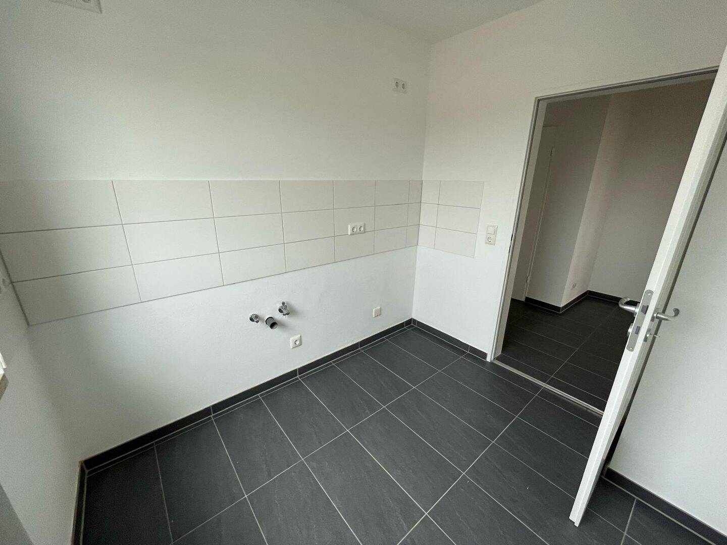 renovierte 3-Zimmerwohnung mit Balkon +++ genossenschaftlicher Vermieter, 93057 Regensburg (Brandlberg-Keilberg Konradsiedlung-Wutzlhofen Reinhausen Sallern-Gallingkofen)