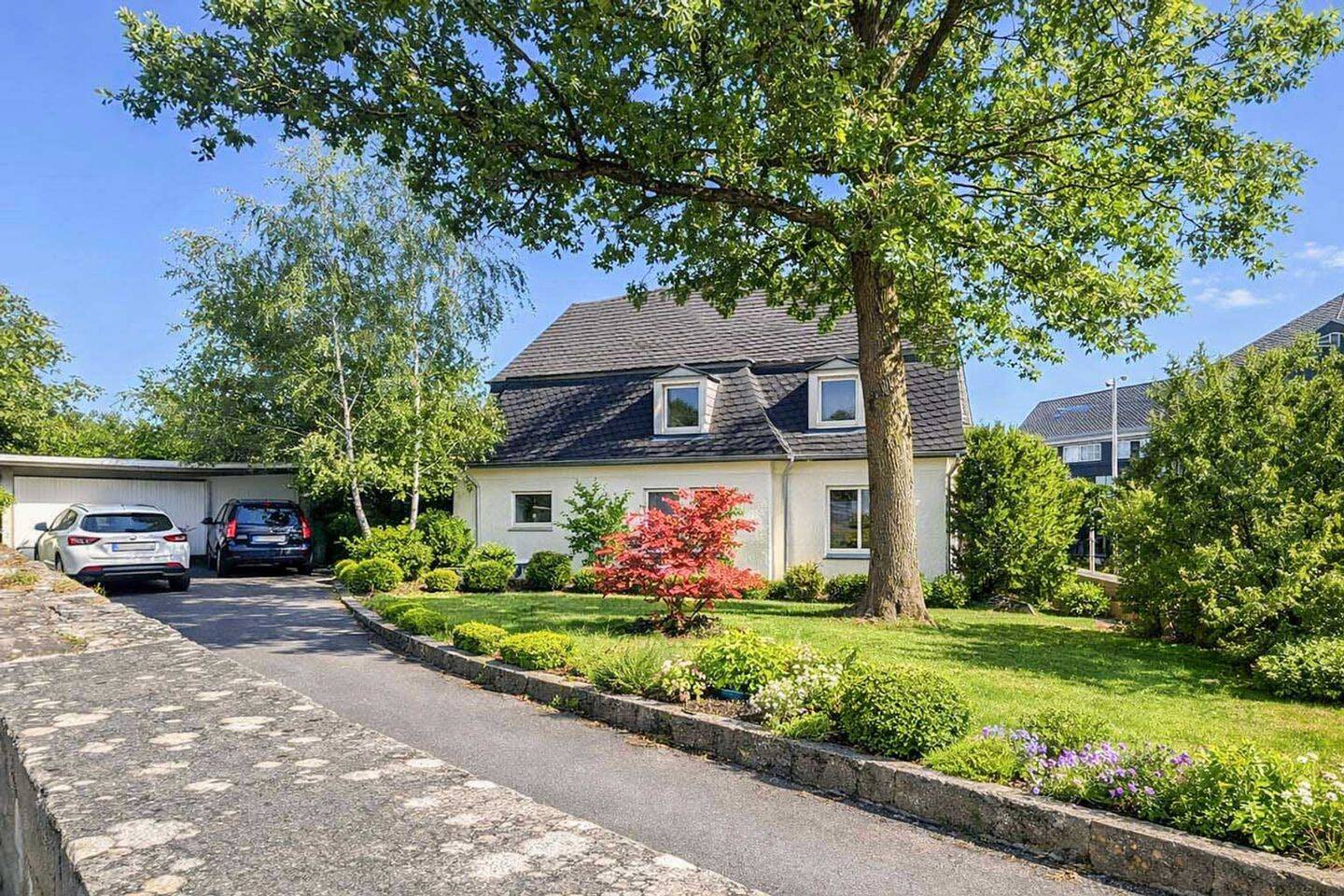 Ein- oder Zweifamilienhaus mit herrschaftlichem Charme – ein Juwel in Rüthen-Kallenhardt, 59602 Rüthen