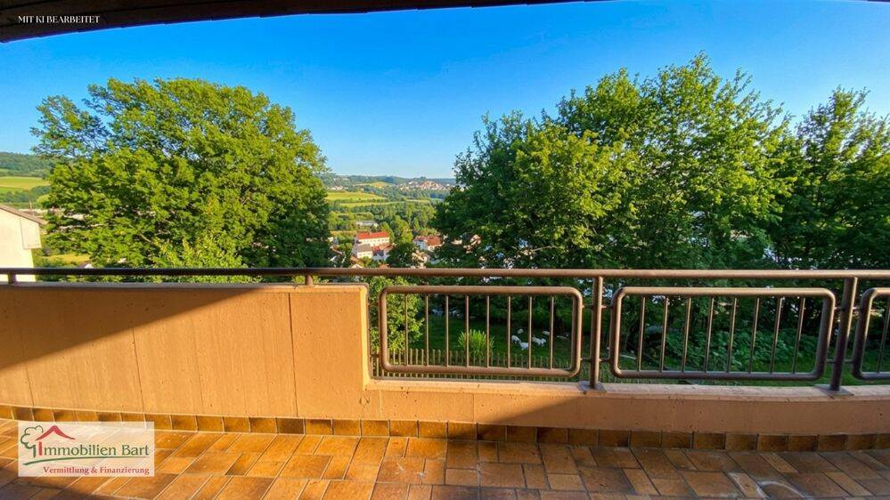 MERZIG-MECHERN: 102 m² WOHNUNG MIT 2 SCHLAFZIMMERN / BALKON UND WEITBLICK / GARAGE, 66663 Merzig