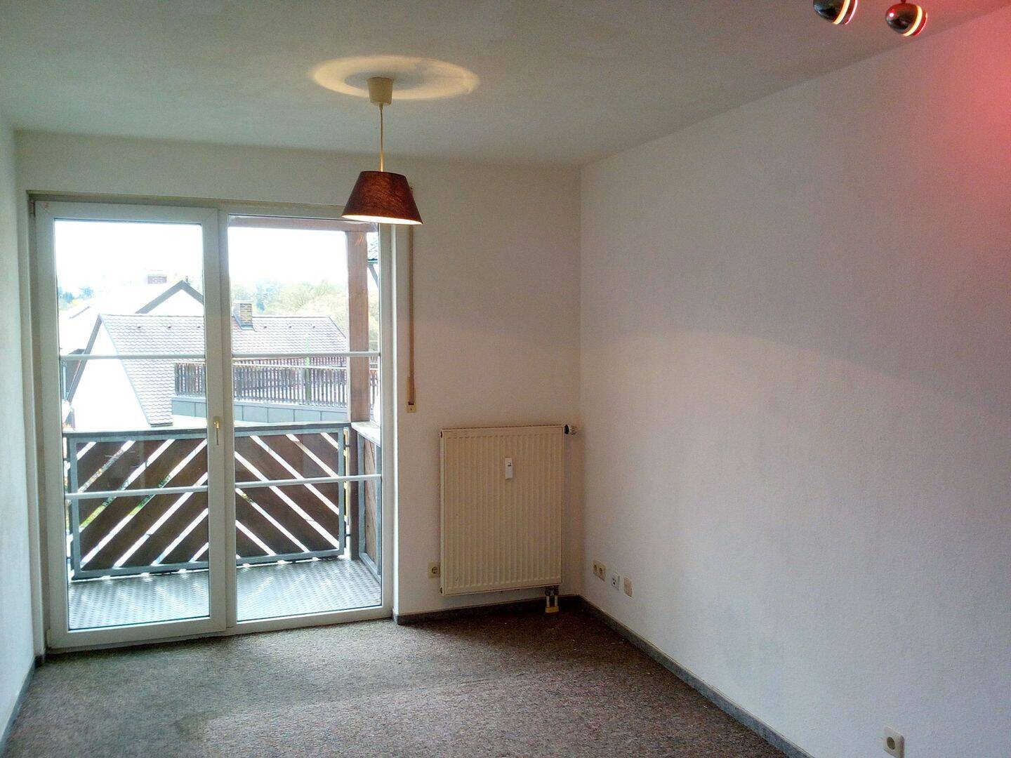 PAUSCHALMIETE 500 EUR – Schönes Appartement im Stadtteil R-Sallern in guter Wohnanlage!!!, 93057 Regensburg (Brandlberg-Keilberg Konradsiedlung-Wutzlhofen Reinhausen Sallern-Gallingkofen)
