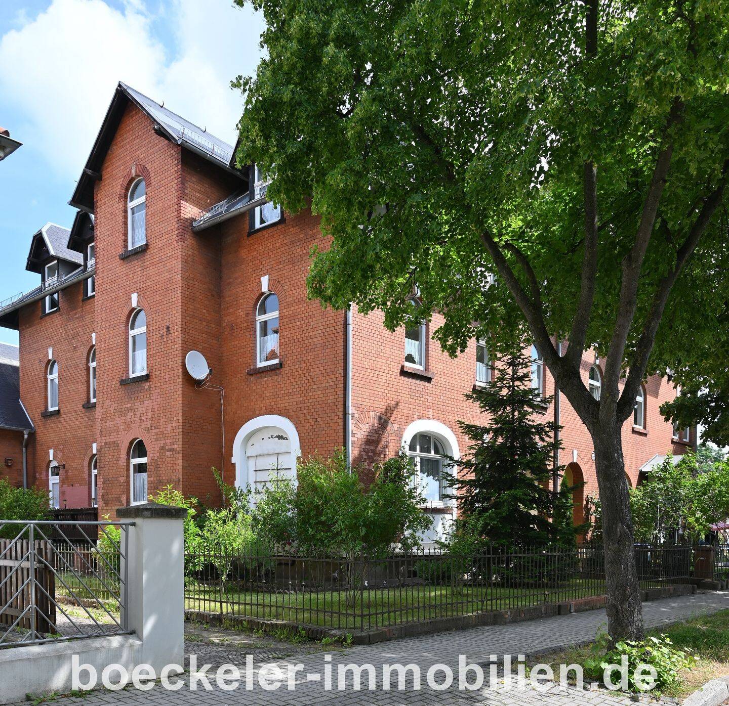 Historische Stadtvilla mit Entwicklungspotential = Denkmalobjekt in attraktiver Naumburger Wohnlage, 6618 Naumburg (Saale)