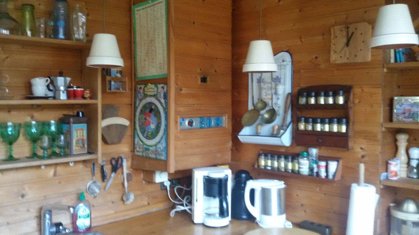 Gemütliche 2 Zimmer, 50 qm Teilmöbeliert Terrasse und Balkon, 40472 Düsseldorf (Hubbelrath Lichtenbroich Rath Unterrath)