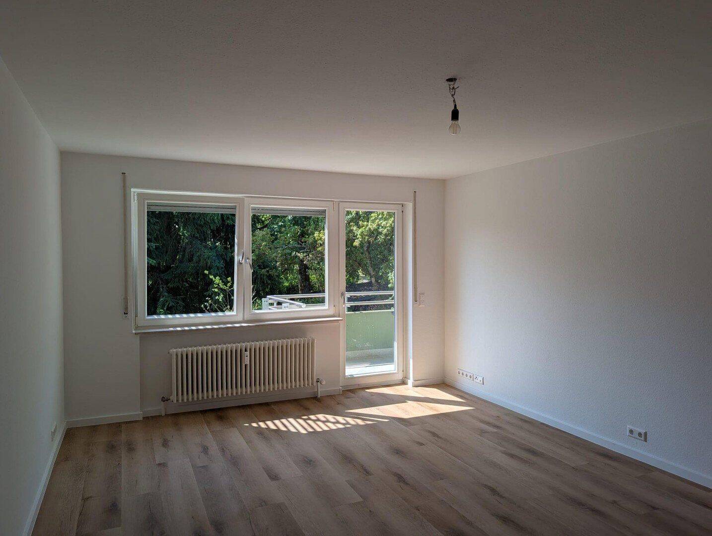 Hochwertig kernsanierte 2-Zi.-Gartenwohnung mit Terrasse & großem Garten, 76532 Baden-Baden