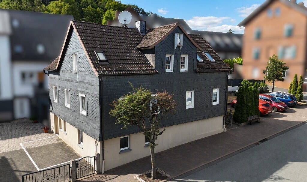 großzügiges Wohnhaus im Stadtkern von Battenberg (Eder), 35088 Battenberg (Eder)