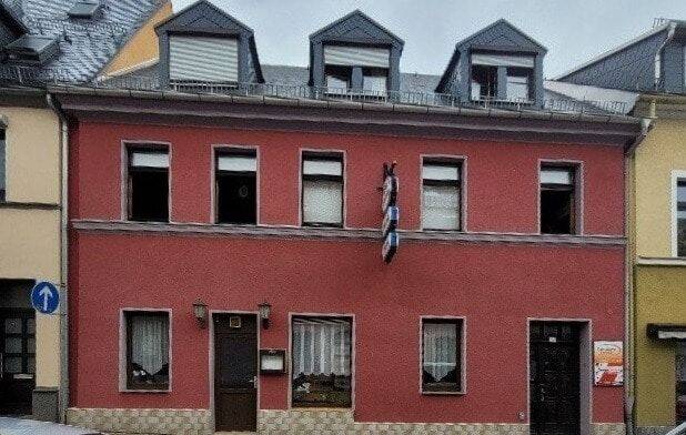 Ein Haus voller Möglichkeiten, 7985 Elsterberg