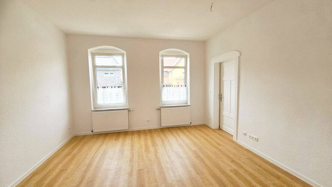 Erstbezug nach Renovierung, helle Hochparterre Wohnung mit Balkon in Langenhagen, 30851 Langenhagen