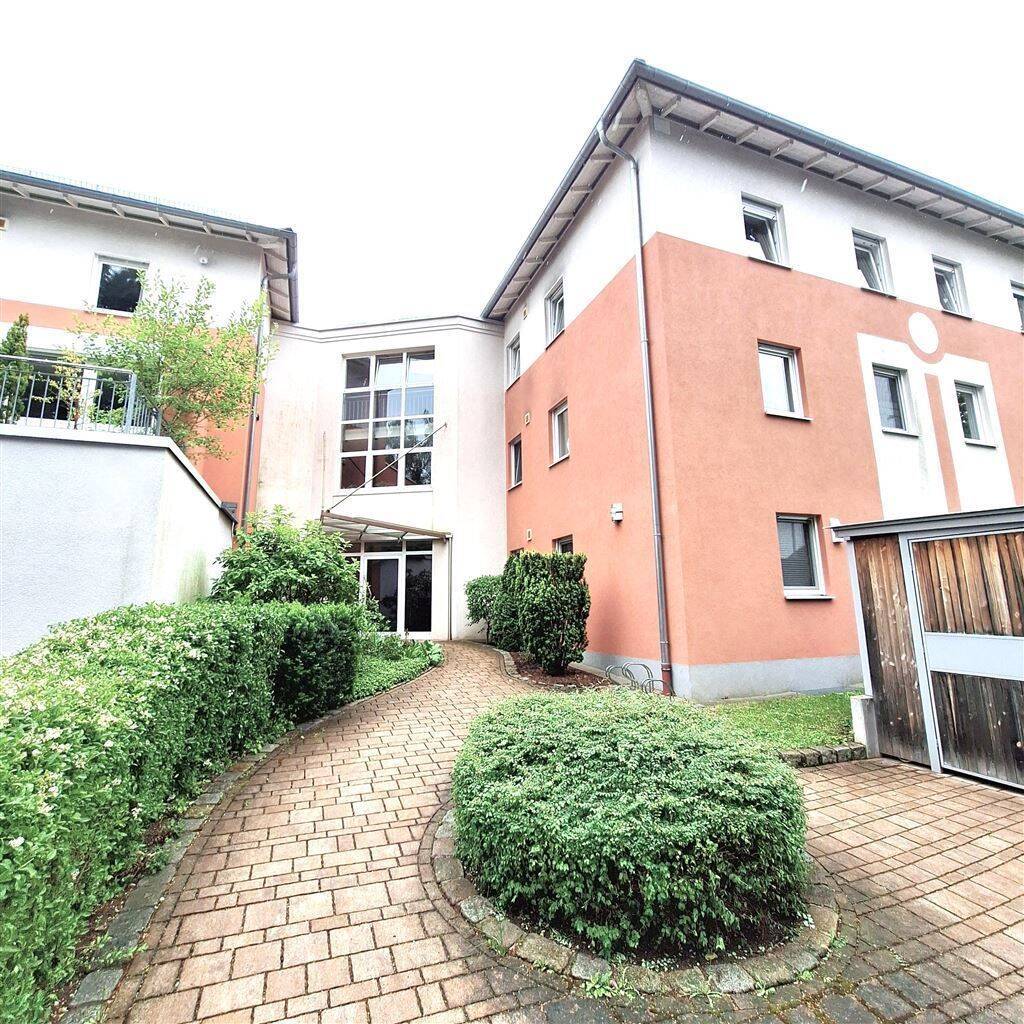STIL UND AMBIENTE in TOP GEPFLEGTER 3-Zi.-ETW mit TOLLEM GRUNDRISS und BLICK INS GRÜNE! Zentrumsnahes Wohnen in Schwabach!, 91126 Schwabach
