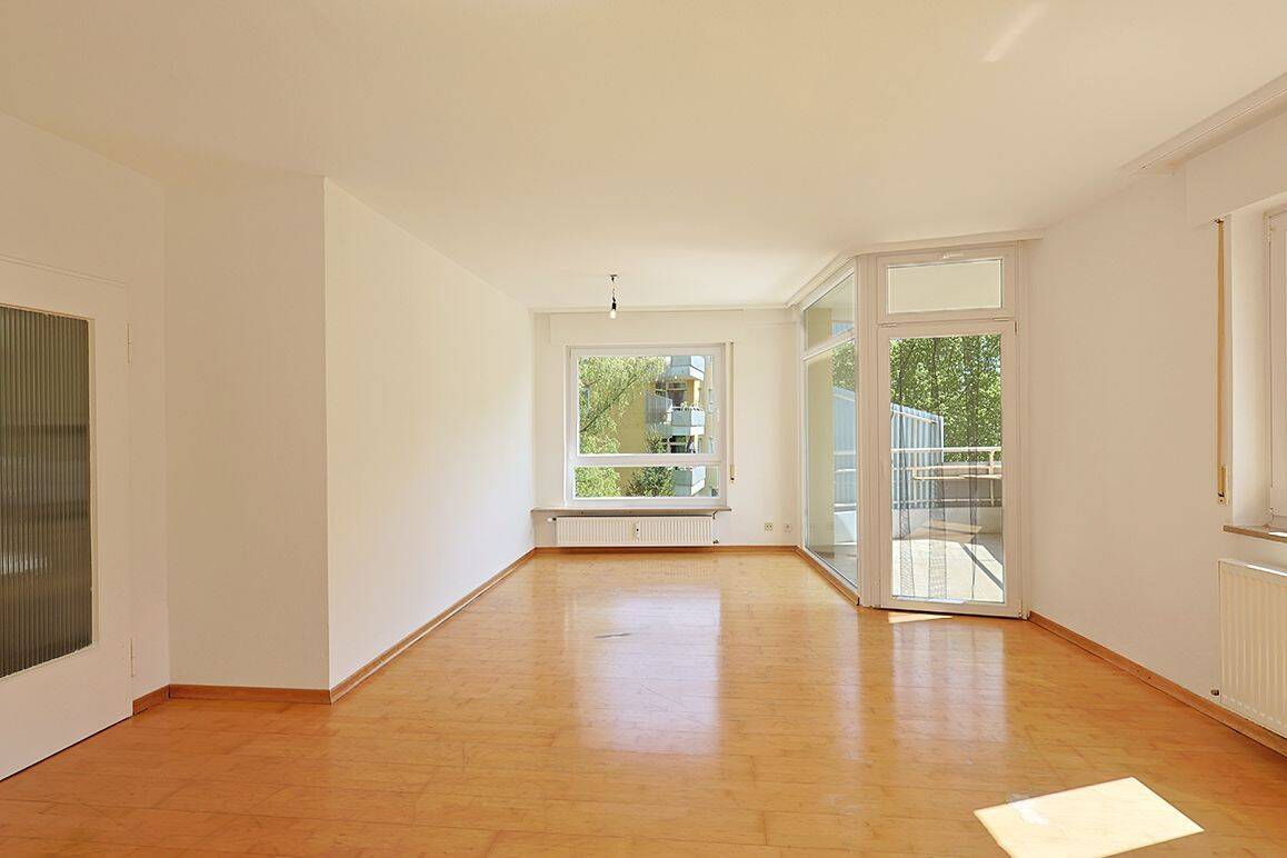 Großzügige Wohnung mit viel Licht und großem Balkon in ruhiger Lage, 71032 Böblingen