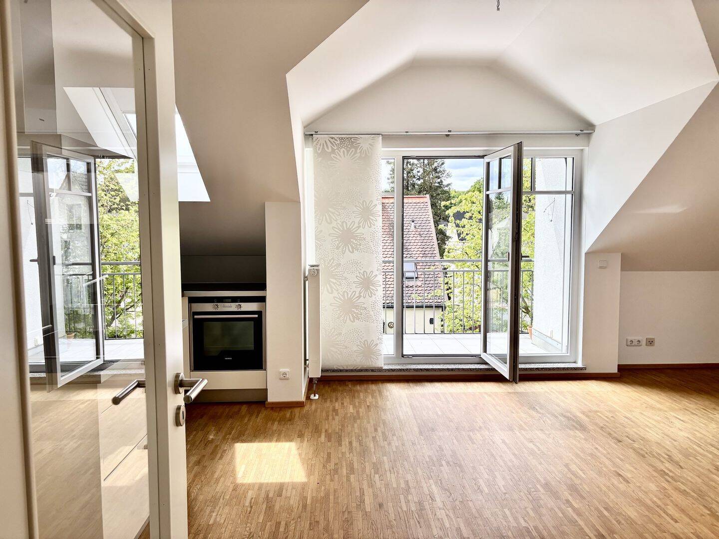 Ihr ruhiger Rückzugsort im Grünen – Dachgeschossflair in Forstenried, 81476 München (Thalk. Obersendl.-Forsten-Fürstenr.-Solln)