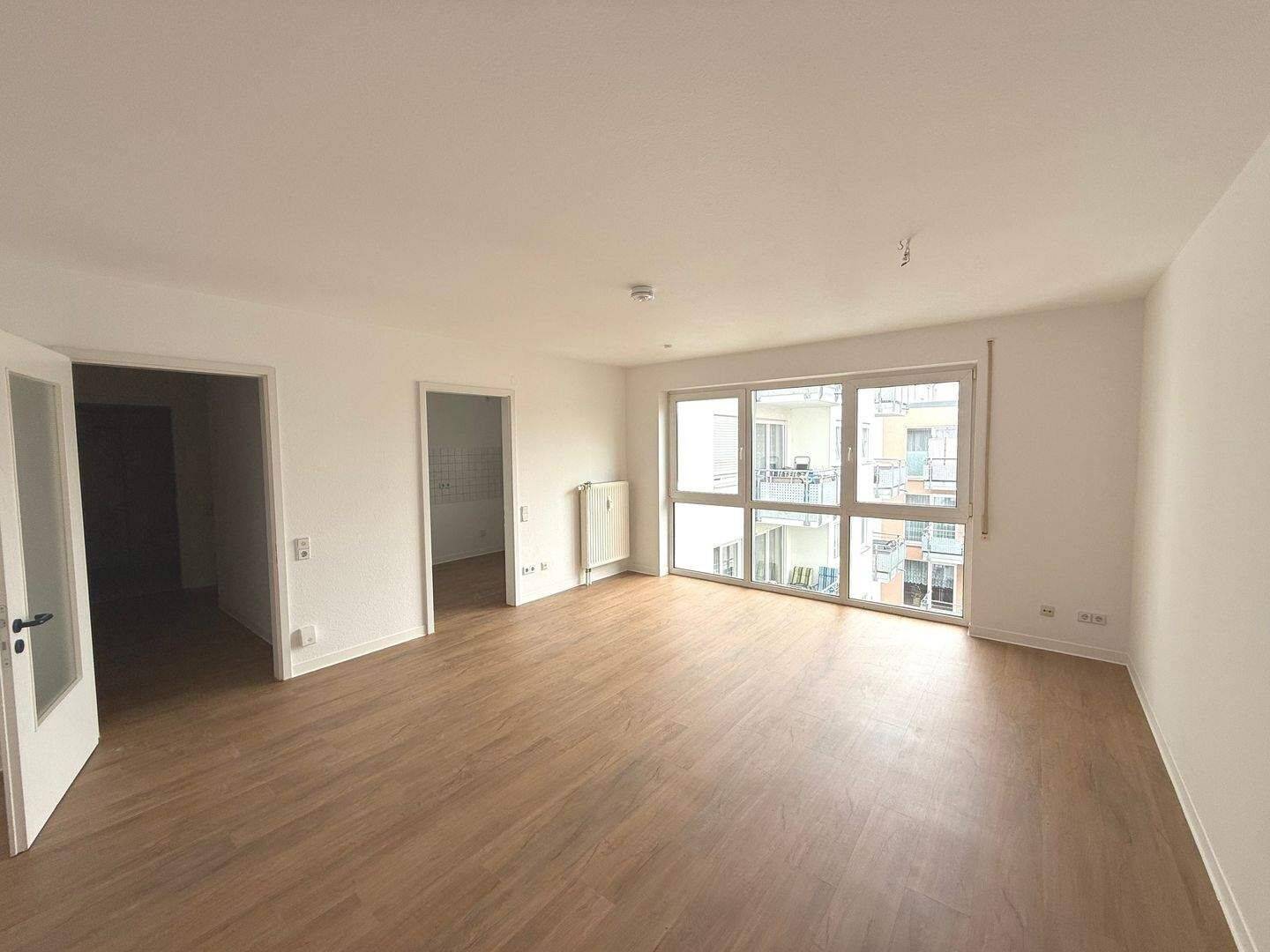 1-RAUM – APARTMENT – SENIOR LIVING – BARRIEREFREI, 9126 Chemnitz (Altchemnitz Bernsdorf Gablenz Lutherviertel Sonnenberg)