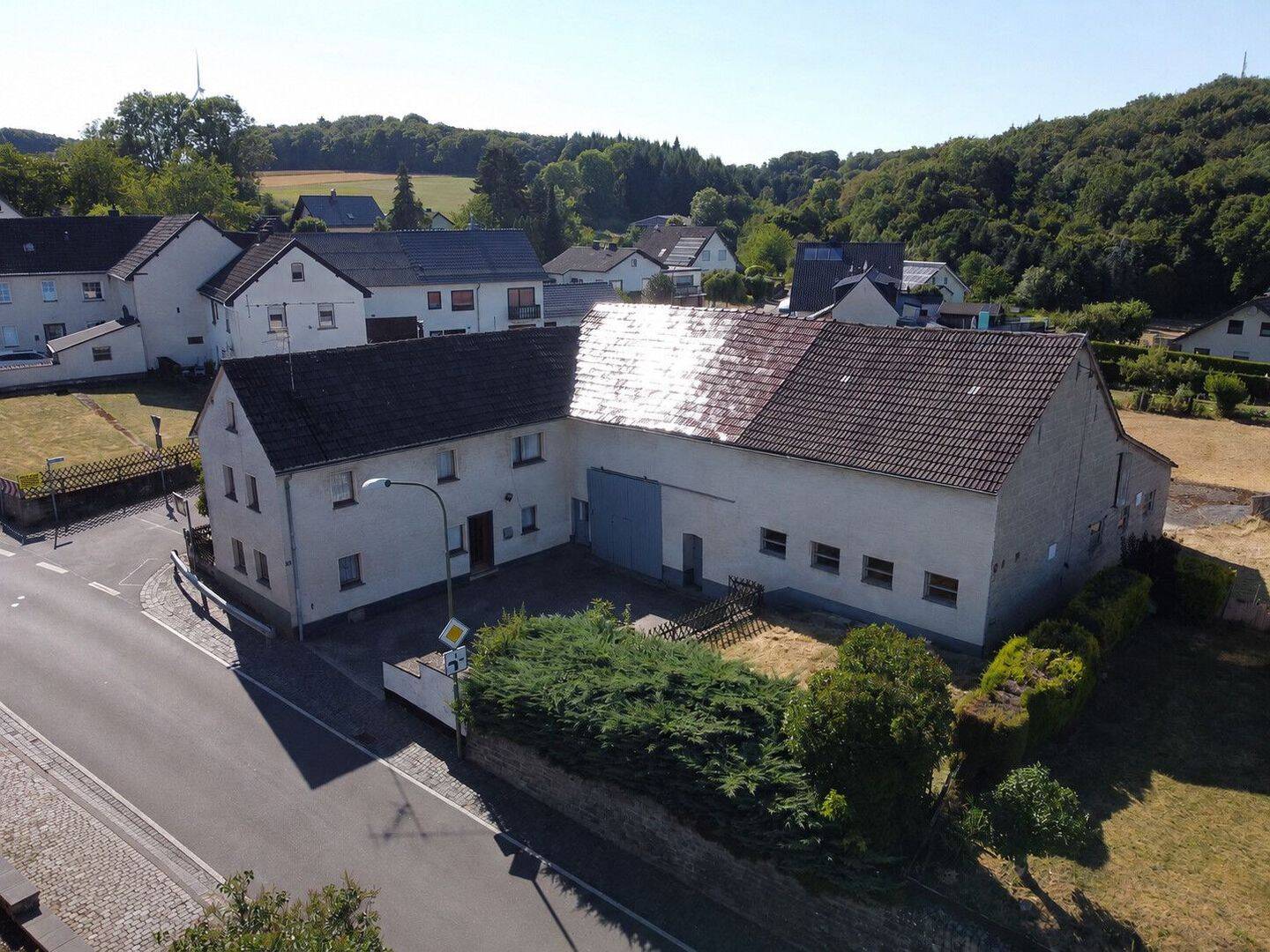 Haus, Hof und Grundstück voller Möglichkeiten! Tierfreunde, Handwerker und Sammler aufgepasst., 53945 Blankenheim
