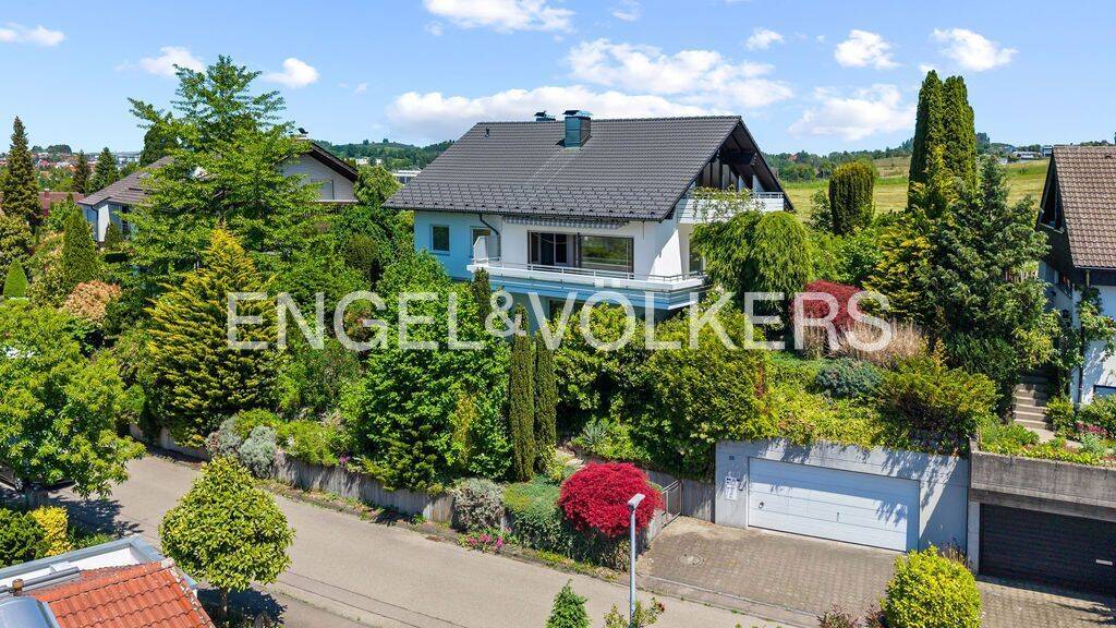 Großzügiges Einfamilienhaus mit Einliegerwohnung sowie See- und Bergblick in Tettnang-Schäferhof, 88069 Tettnang
