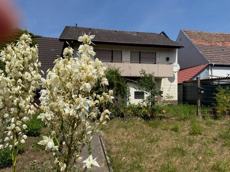Großzügiges Familienhaus mit herrlichem Grundstück und Raum für Ideen, 64683 Einhausen