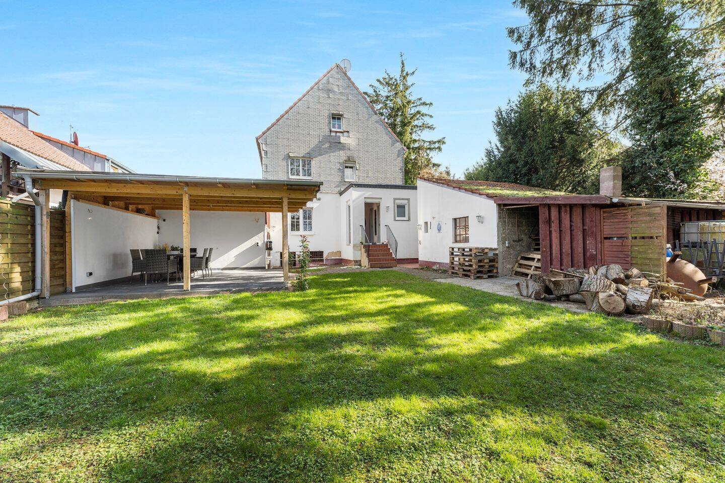 Viel Platz für die ganze Familie – Einfamilienhaus in Euskirchen-Kuchenheim, 53881 Euskirchen