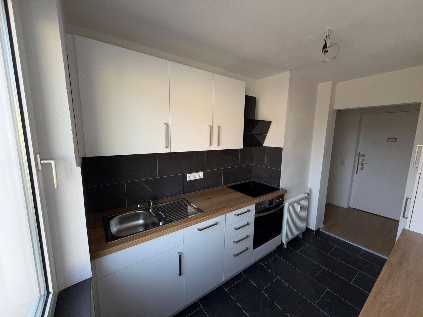 Möbilierte 2-Zimmer Wohnung inkl. Stellplatz zentral in Nürnberg, 90478 Nürnberg (Dutzendteich Gleißhammer Glockenhof Sankt Peter Zerzabelshof)