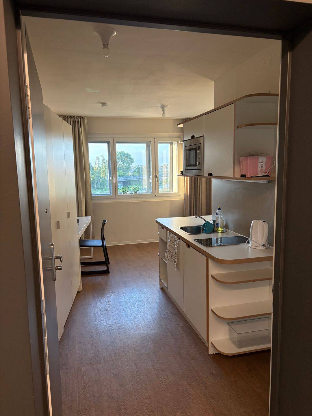 Vollmöbliertes, bezugsfertiges Studio-Apartment (1 Zimmer, 21 m²), 13355 Berlin (Mitte Gesundbrunnen Prenzlauer Berg Wedding)