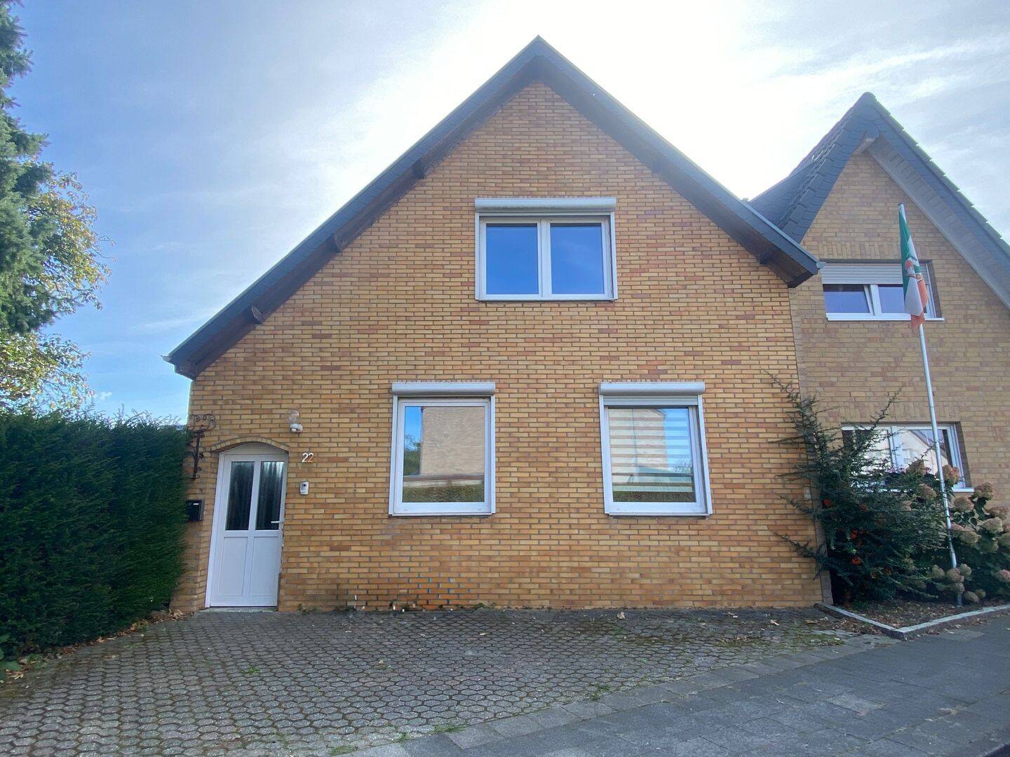 Charme trifft Moderne – Stilvolles Einfamilienhaus in Grevenbroich, 41516 Grevenbroich