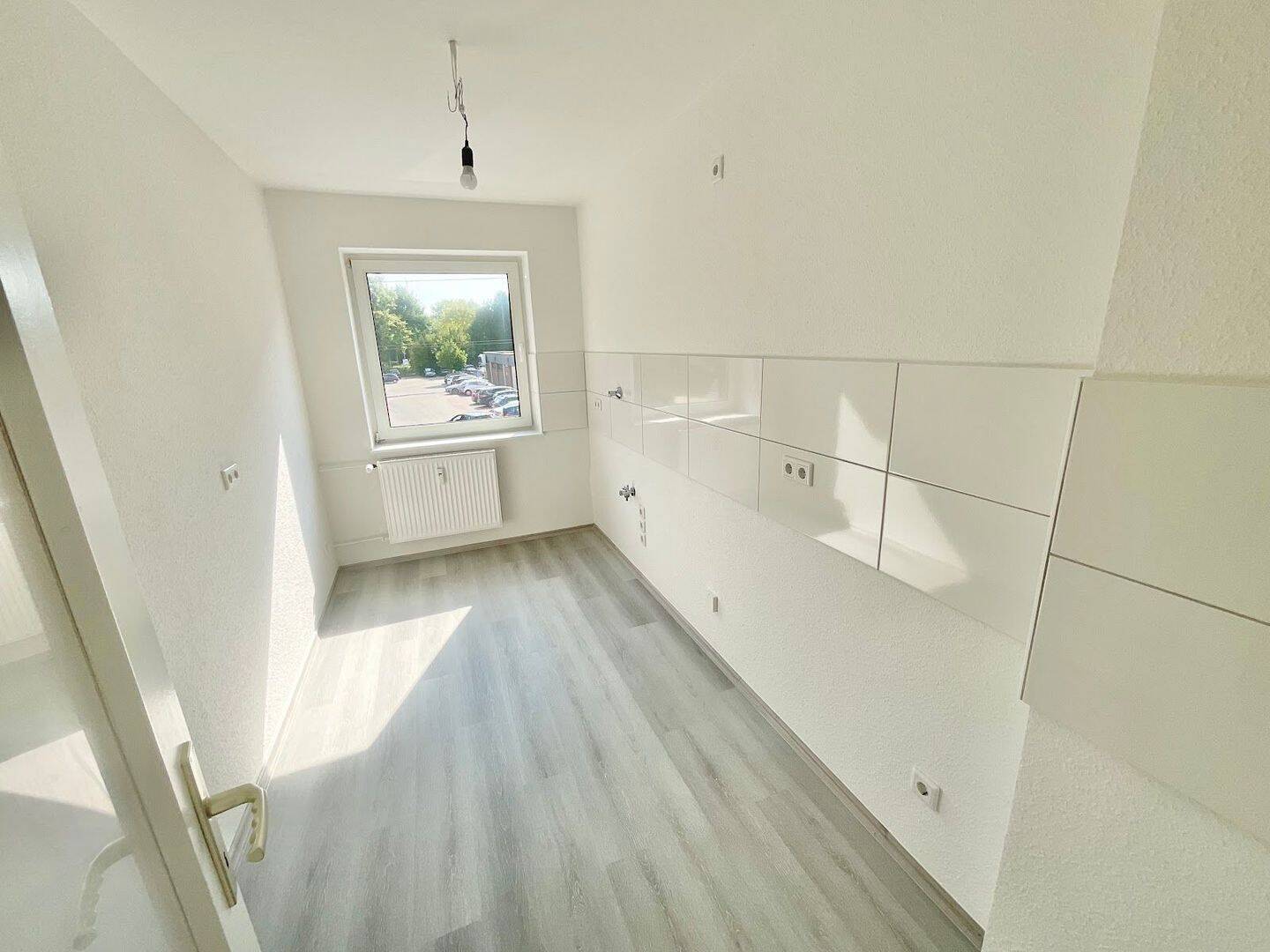 Frisch renovierte 4-Zimmer-Wohnung mit Balkon und Gäste-WC!, 45327 Essen (Katernberg Stoppenberg)