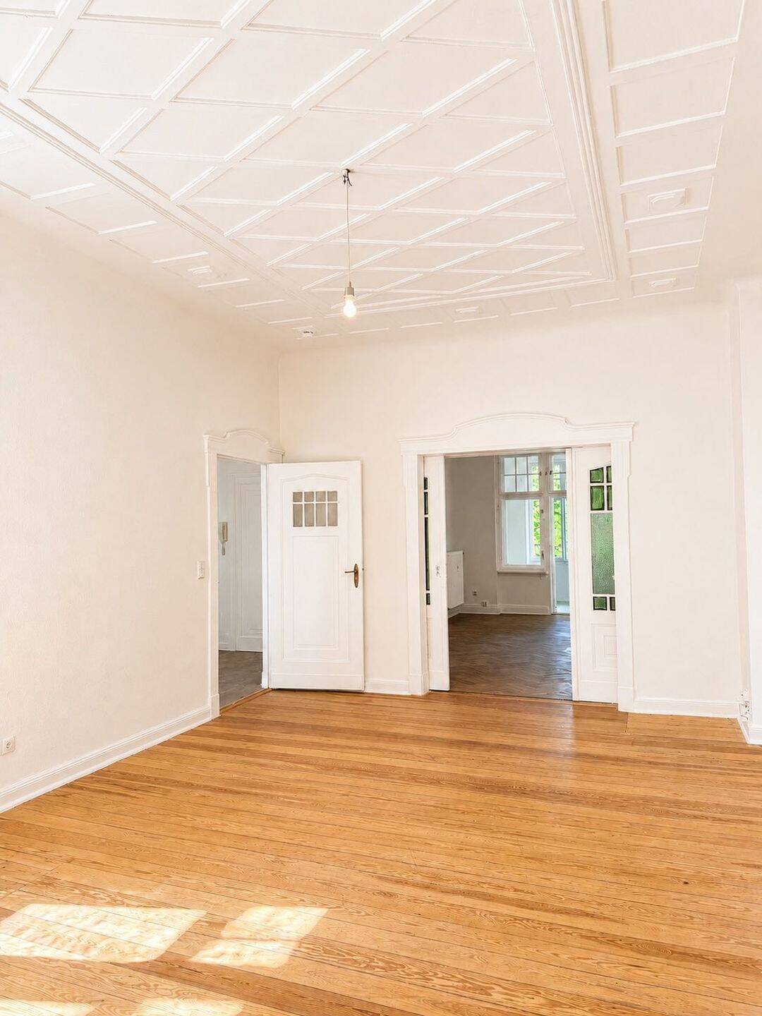 Großzügige 4-Zimmer-Wohnung in zentraler Lage (Erstbezug nach Renovierung), 12167 Berlin (Steglitz-Zehlendorf Steglitz)