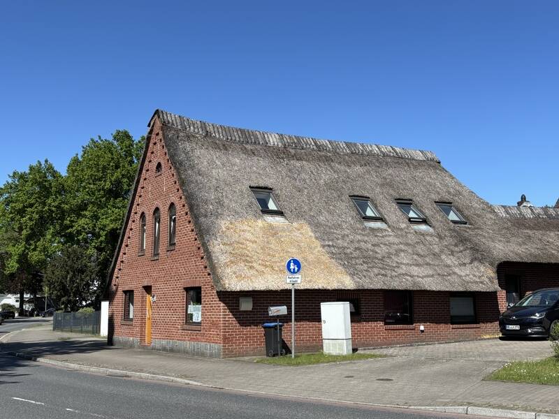 Historisches Juwel unter Reet: Modernisiertes Generationenhaus in Bremen-Rekum, 28777 Bremen (Blumenthal Farge Lüssum-Bockhorn Rekum Rönnebeck)