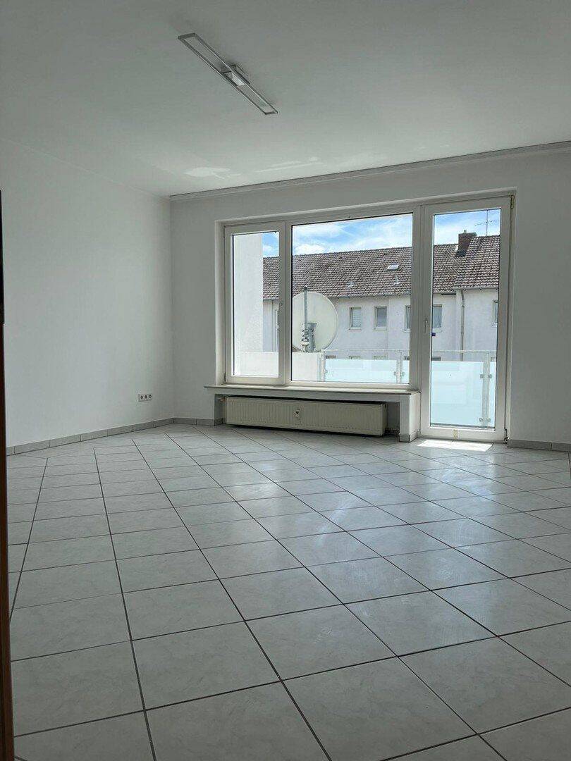 Frisch renoviert & sofort bezugsfertig, 3-Zimmer-Wohnung mit Balkon, Stellplatz & Keller in Bünde, 32257 Bünde