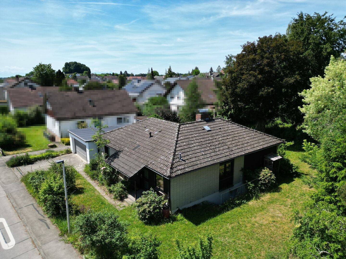 Idyllischer Bungalow in Ortsrandlage mit sehr großem Grundstück und Ausbaupotenzial, 88273 Fronreute
