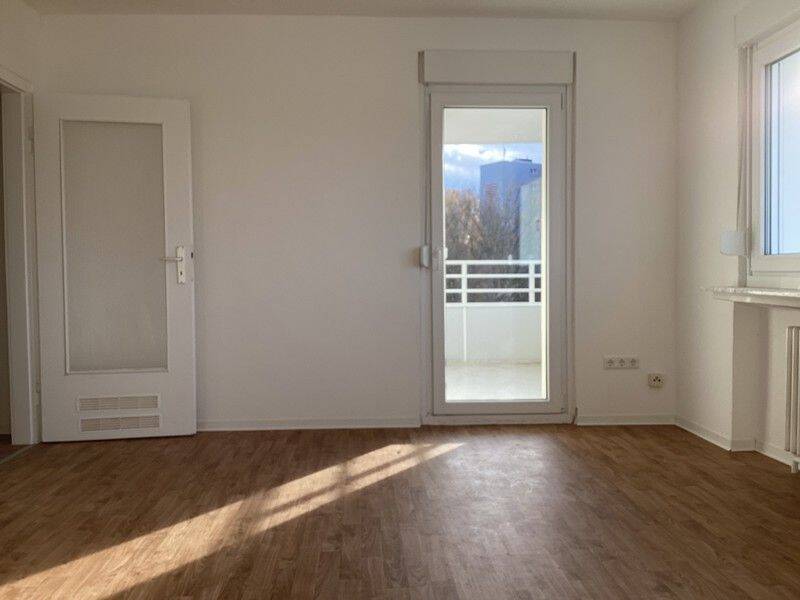 3-Zimmer Wohnung mit Balkon mit Blick über Bielefeld -Schildesche!, 33611 Bielefeld (Schildesche)