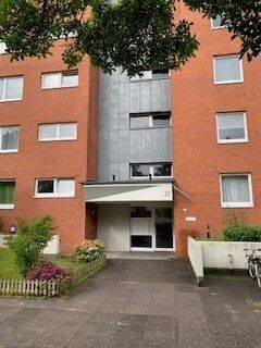 Frei verfügbare 51m² große Zwei-Zimmer-Wohnung mit schönem Balkon und einer kleinen Einbauküche; Fahrstuhl vorhanden!, 24539 Neumünster (Gadeland Ruthenberg Stör Wittorf)