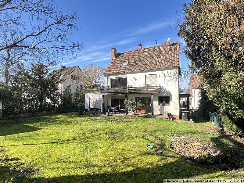 Großes Einfamilienhaus mit Eigentumsgrundstück auf dem Lämmchesberg, 67663 Kaiserslautern (Innenstadt)