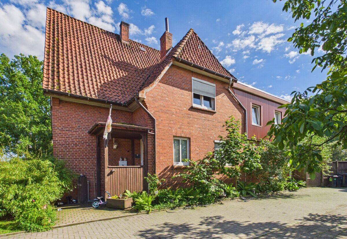 Zweifamilienhaus mit Potenzial in zentraler Lage, 27324 Eystrup