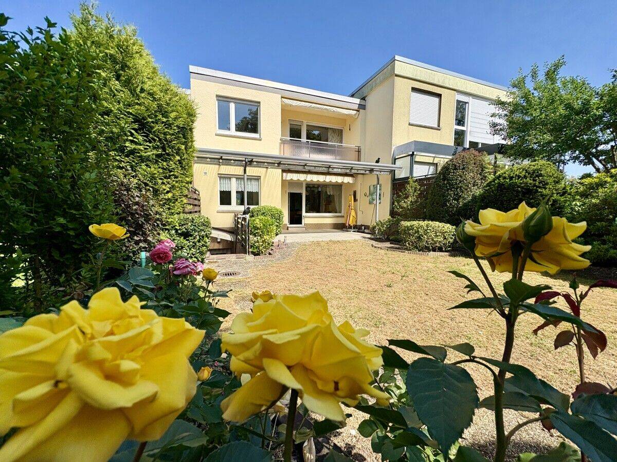 “Familienglück” – Reihenmittelhaus mit viel Platz in ruhiger Lage von WI-Klarenthal, 65197 Wiesbaden (Biebrich Dotzheim Wiesbaden)