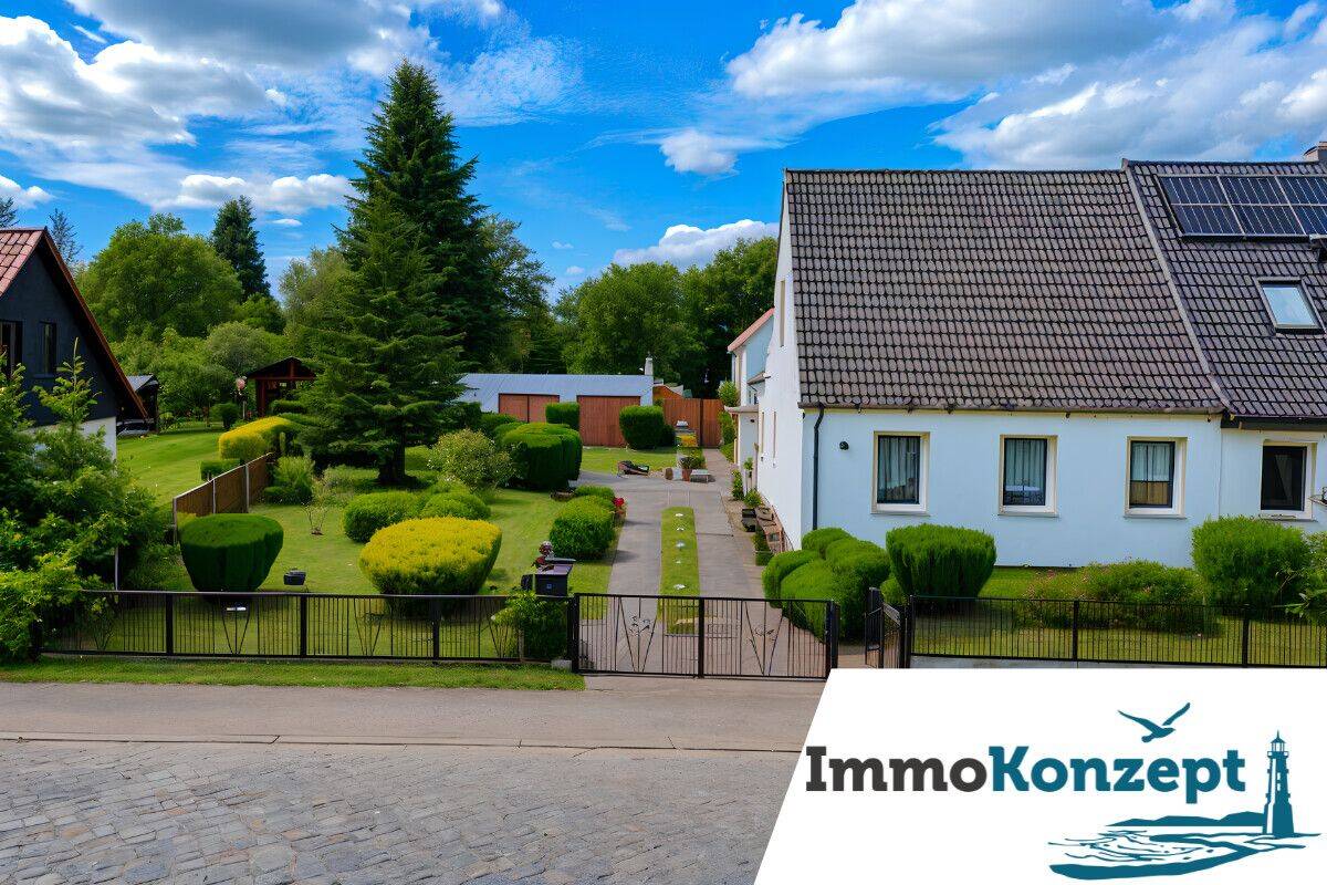 DHH mit großem Grundstück, Garagen und Ausbaureserve in Hanshagen! Ca. 92m² Wfl., 4Zi., 1059m² Grdst, 17509 Hanshagen