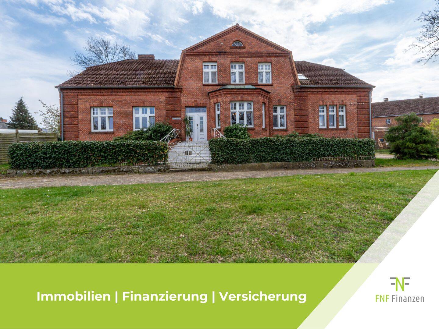 Großzügiges Landhaus mit Nebengebäude, Garten und Einliegerwohnung, 19348 Berge